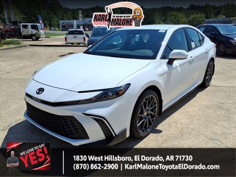 New 2025 Toyota Camry SE image 1