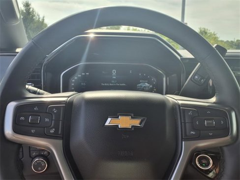 Used 2025 Chevrolet Silverado 1500 LT image 14