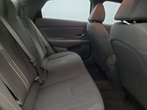 Used 2024 Hyundai Elantra SEL image 19