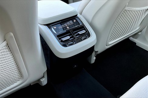 Certified 2024 Volvo XC90 B6 Plus w/ Protection Package Premier image 10