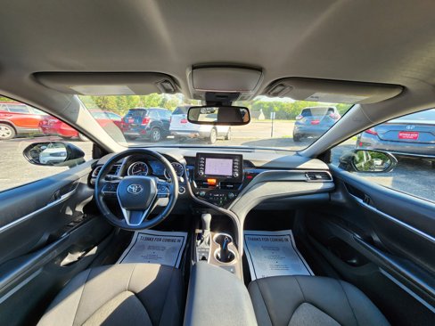Used 2023 Toyota Camry LE image 9