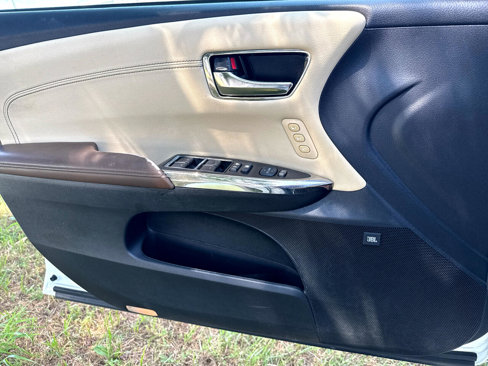 Used 2018 Toyota Avalon Limited w/ Carpet Mat Package image 26