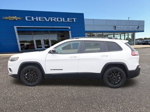 Used 2023 Jeep Cherokee Altitude Lux image 3