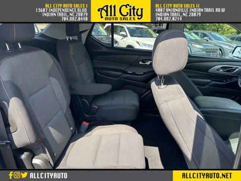 Used 2018 Chevrolet Traverse LT image 12