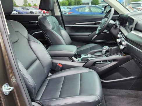 Used 2025 Kia Telluride S image 15