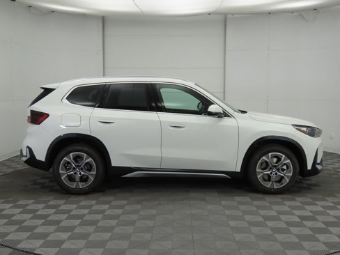 Used 2025 BMW X1 xDrive28i w/ Premium Package image 5