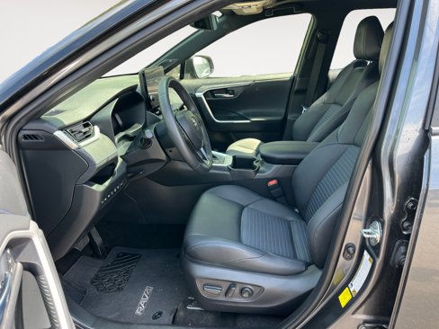Used 2023 Toyota RAV4 XSE image 9