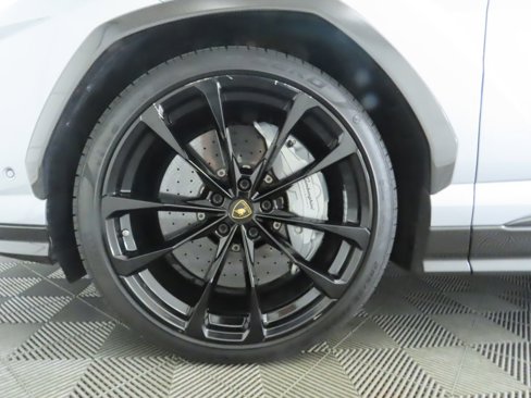 Used 2020 Lamborghini Urus image 31