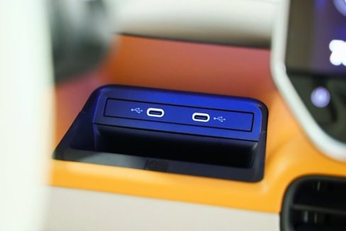 New 2025 Volkswagen ID. Buzz 1st Edition image 18