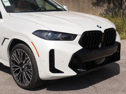 New 2026 BMW X6 xDrive40i image 3