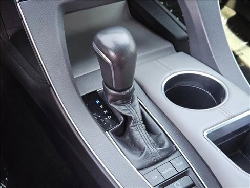 Used 2019 Toyota Avalon XLE image 12