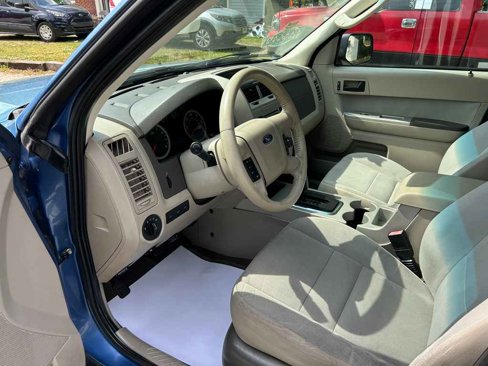 Used 2010 Ford Escape XLT image 8