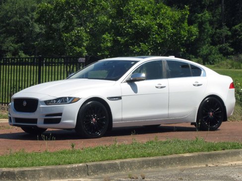Used 2017 Jaguar XE First Edition image 28