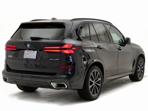 Used 2025 BMW X5 xDrive40i w/ M Sport Package image 3