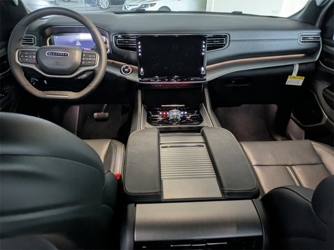 New 2025 Jeep Wagoneer L Series III w/ Premium Group I image 16