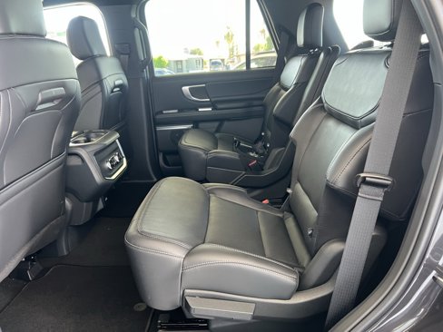 New 2025 Ford Expedition Platinum w/ Stealth Appearance Package image 17