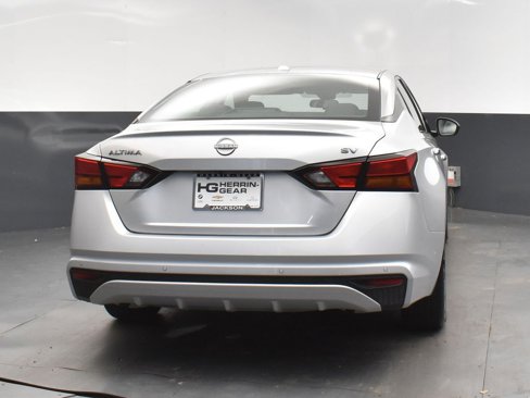 Used 2024 Nissan Altima 2.5 SV image 7