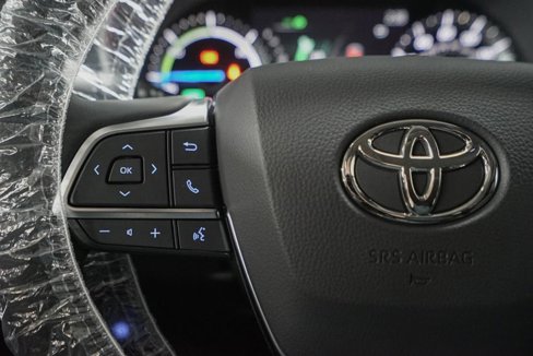 New 2025 Toyota Highlander XLE image 29