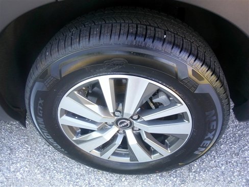 Used 2023 Nissan Pathfinder SL image 26