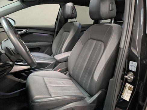 Used 2023 Audi Q4 e-tron Premium Plus w/ Premium Plus image 9