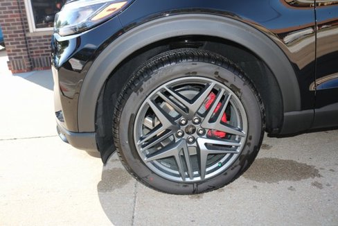 New 2025 Ford Explorer ST-Line image 12