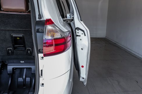 Used 2020 Toyota Sienna Limited Premium image 37