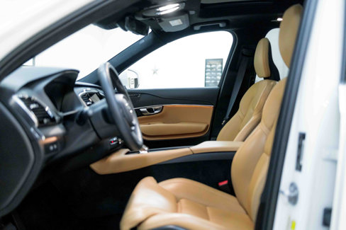 Used 2023 Volvo XC90 T8 Ultimate w/ Lounge Package image 47