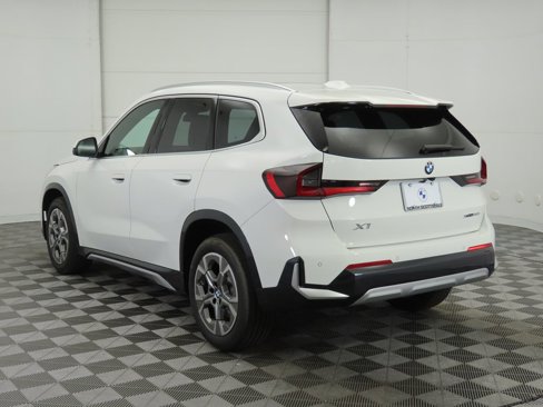Used 2025 BMW X1 xDrive28i w/ Premium Package image 8