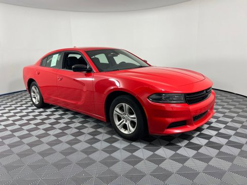 Used 2023 Dodge Charger SXT image 2