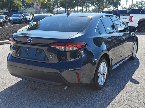 Certified 2025 Toyota Corolla XLE image 3