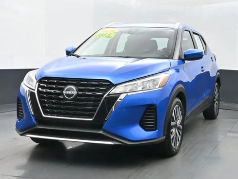 Used 2024 Nissan Kicks SV image 1
