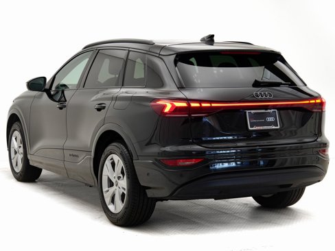 Certified 2025 Audi Q6 e-tron Premium w/ Convenience Package image 29