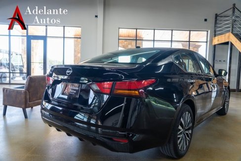 Used 2025 Nissan Altima 2.5 SV image 3