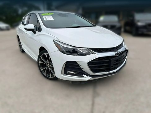 Used 2019 Chevrolet Cruze Premier w/ Sun And Sound Package image 9
