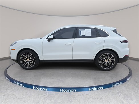 Used 2025 Porsche Cayenne image 8