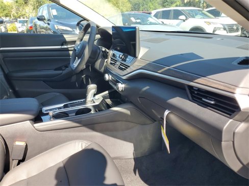 New 2025 Nissan Altima 2.5 SL image 30