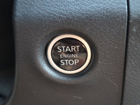 Used 2025 Nissan Frontier SV image 20