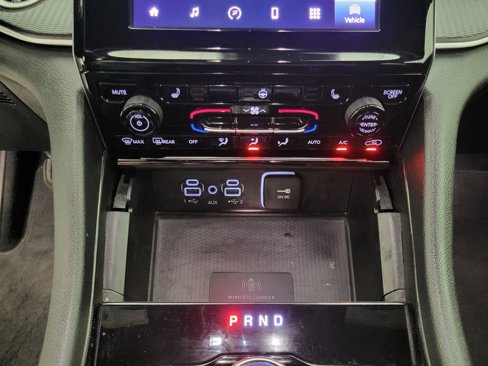 Used 2024 Jeep Grand Cherokee L Laredo image 7