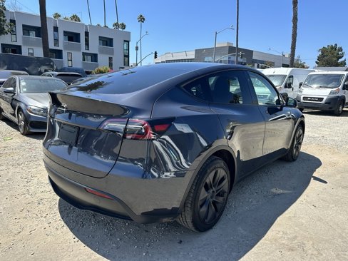 Used 2024 Tesla Model Y Long Range image 3