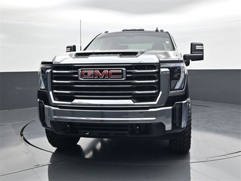 Used 2025 GMC Sierra 2500 SLE w/ SLE Value Package; image 2