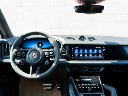 New 2026 Porsche Cayenne GTS image 22