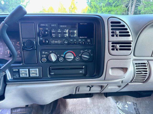 Used 1999 Chevrolet Suburban 4WD w/ Preferred Equipment Group 2 image 15