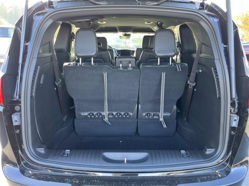 New 2026 Chrysler Voyager LX image 18