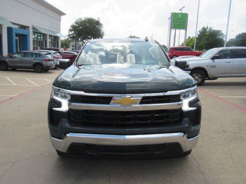 Used 2025 Chevrolet Silverado 1500 LT image 2
