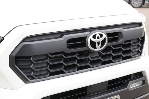 Used 2024 Toyota Tacoma TRD Off-Road image 11