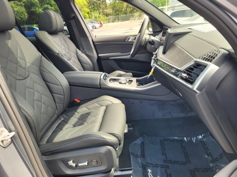 New 2026 BMW X5 xDrive50e image 17