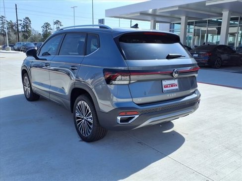New 2025 Volkswagen Taos SE image 8