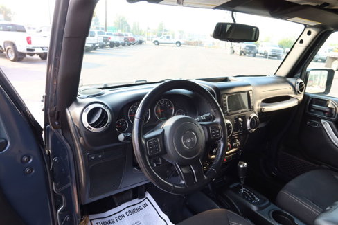 Used 2018 Jeep Wrangler Unlimited Rubicon w/ Connectivity Group image 11