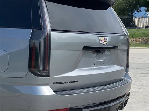 Certified 2025 Cadillac Escalade ESV V image 5