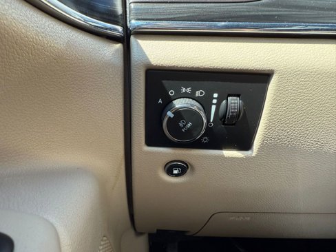 Used 2019 Jeep Grand Cherokee Limited w/ Trailer Tow Group IV image 40